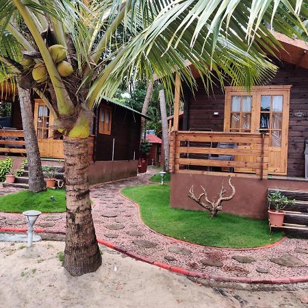Breezywood Resort Mālvan Екстериор снимка