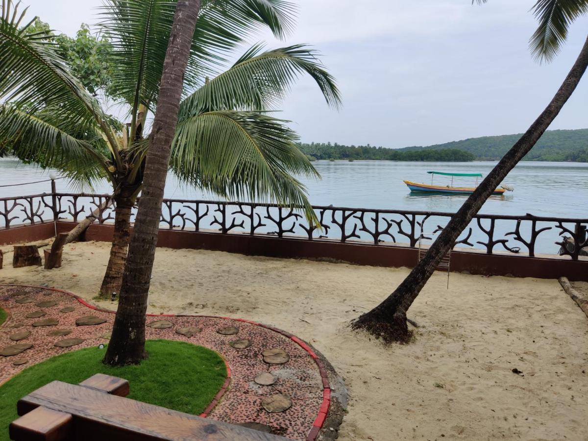 Breezywood Resort Mālvan Екстериор снимка